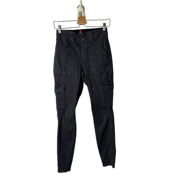 SPANX Stretch Twill Ankle Cargo Pants in Washed Black Size Medium - Picture 1 of 5